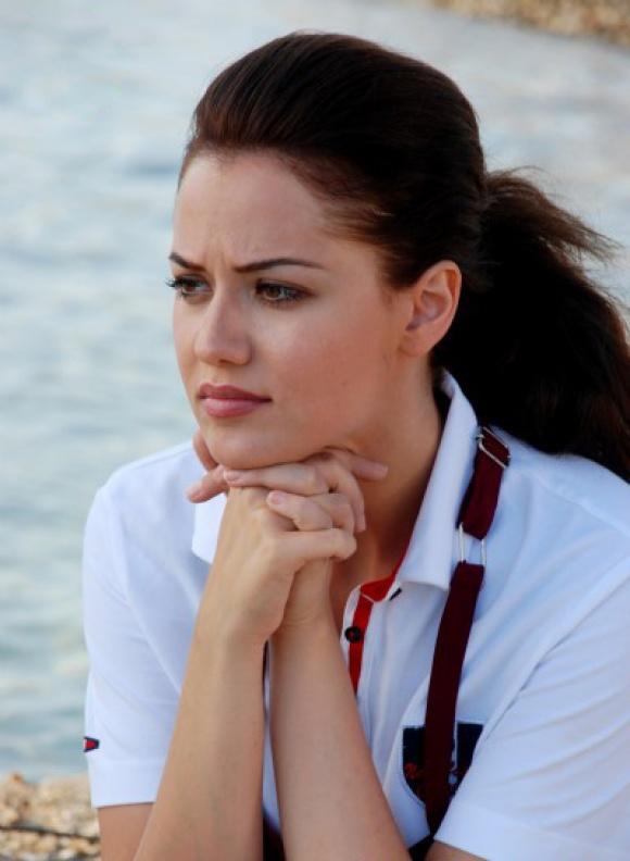 Türkiye' nin en güzel kadını sizce şu an kimdir?