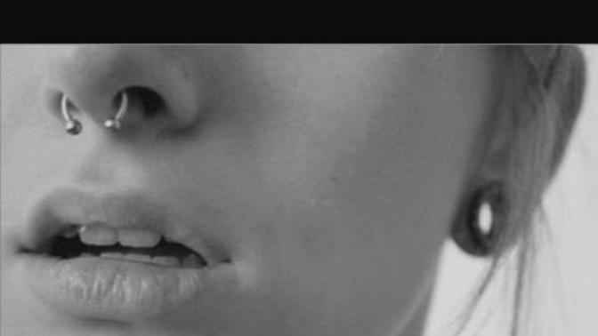 Kızlar, septum piercing deldirmek fiyati ne kadar?