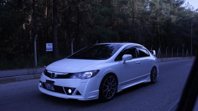 Volkswagen Golf mü Honda Civic mi?