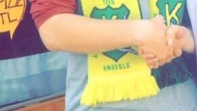 Kızlar, Bu vine fenomeni yakisikli mi?