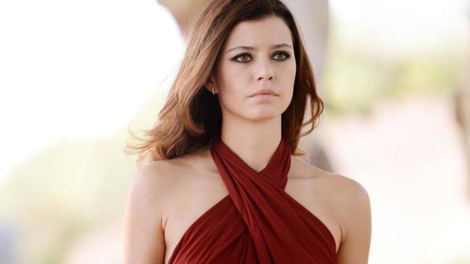 Beren saat mi serenay sarıkaya mııı?