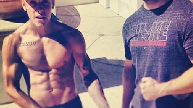 Harry Styles ile Justin Bieber kavga etse hangisi döver asgaga?