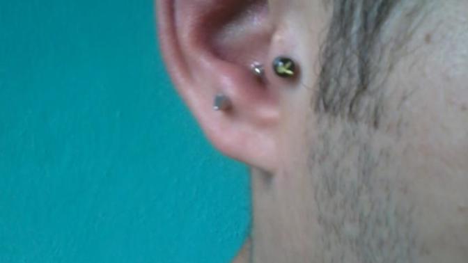 Piercing artık kulağıma girmiyor. Delikmi kapandı yoksa şişkinlik olduğu içinmi?