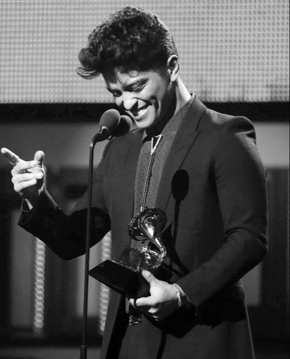 Bruno mars yakışıklı değilmi?