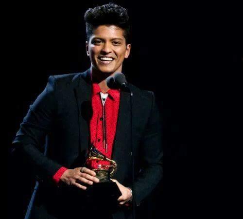 Bruno mars yakışıklı değilmi?