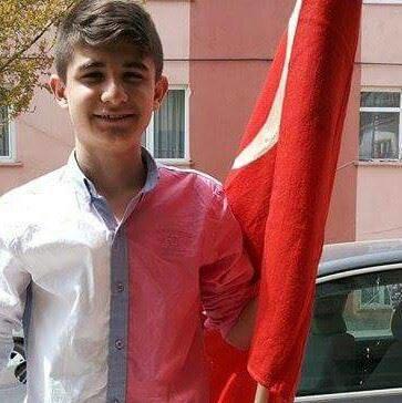Kardeşim sizce yakışıklı mı ?