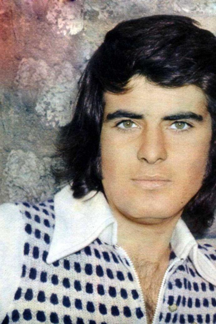 Arkadaşlar, Sizce , ' Tarık Akan ' gençliğinde, Yakışıklı mıydı?