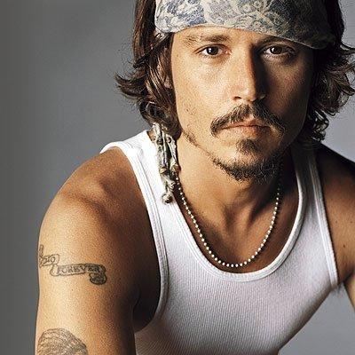 Kızlar, johnny depp mi orlando bloom mu?