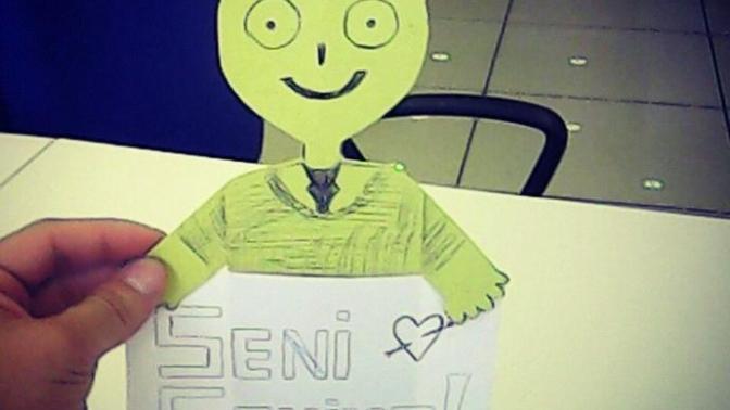 Bir  kızın uyandığında telefonunda görmek istediği mesajlar nelerdir?