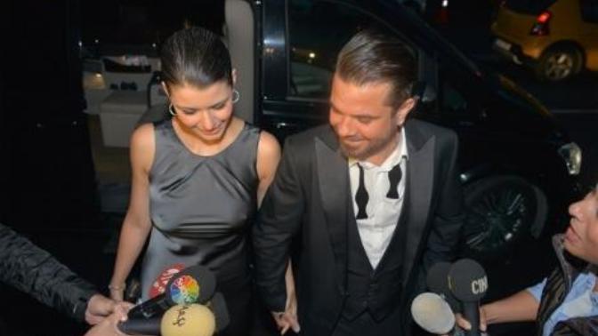 Beren Saat'in düğünde sütyensiz giydiği elbise hakkında ne düşünüyorsunuz?