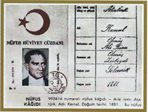 Mustafa Kemal Atatürk'ün Kimliğinde Neden Kamal Atatürk Yazıyor? Ulu önderin Gerçek Adı Nedir?