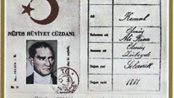 Mustafa Kemal Atatürk'ün Kimliğinde Neden Kamal Atatürk Yazıyor? Ulu önderin Gerçek Adı Nedir?