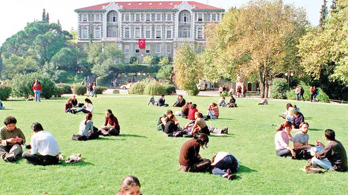 Türkçe öğretmenliğinde en iyi üniversite