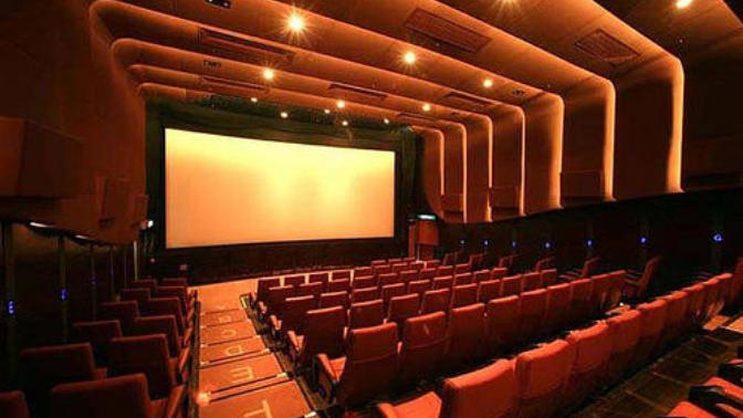 Sinemaya gitmeyi mi yoksa evde film keyfini mi tercih edersiniz genelde?