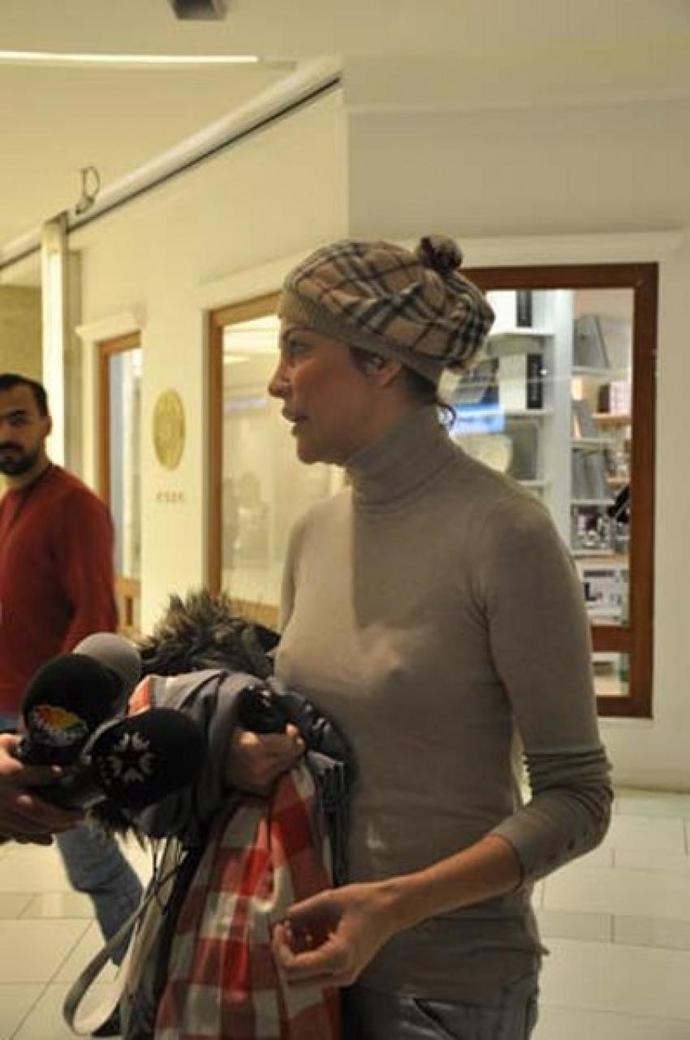 Yeni Moda Olan Sütyensiz Dolaşmak Hakkında Ne Düşünüyorsunuz? ( RESİMLİ ) ?