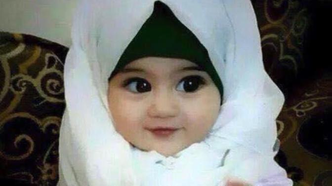 Hangi kız bebek daha tatlı?