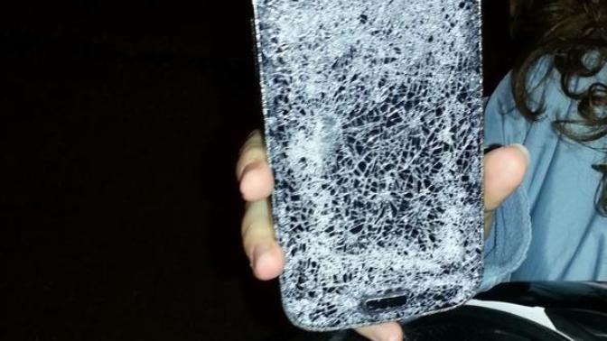 Bu telefon sizce tamir edilir mi :dd?