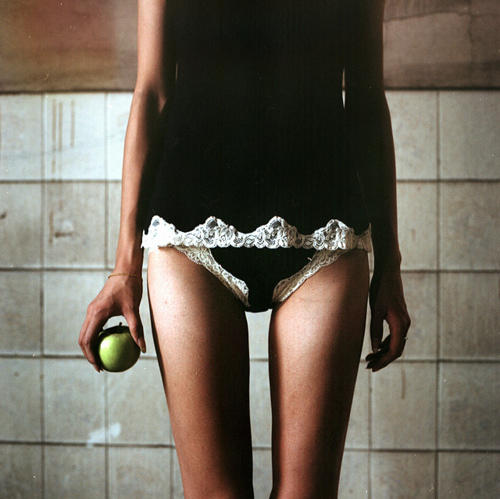 Kızlar thigh gap ne biliyormusunuz sizde var mı thigh gap? erkekler sizde seviyomusunuz sevmiyomusunuz thigh gapı?
