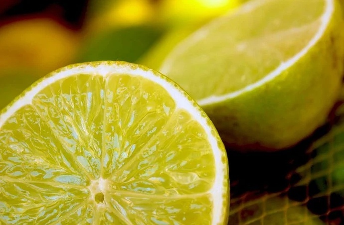 Limon etkili bir temizleyicidir