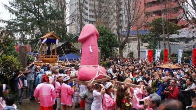 Penise tapan Moğollar, Koreliler ve Japonlar hakkında ne düşünüyorsunuz?