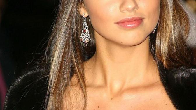 Adriana lima güzel mi?