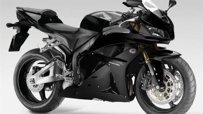 Abi Yamaha mı Honda mı karar veremedim?