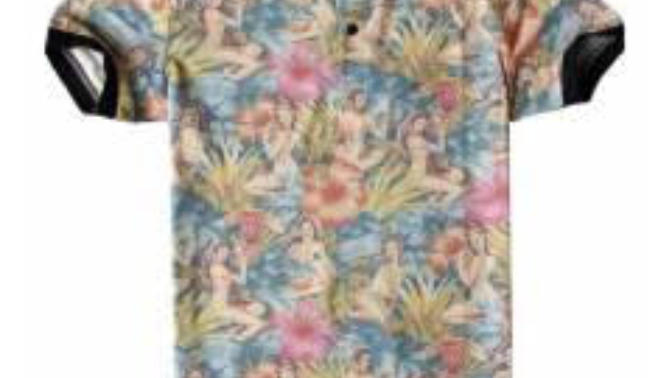 Bu aralar erkeklerin üstünde çiçekli T Shirt ler moda olmuş gördünüz mü :)?