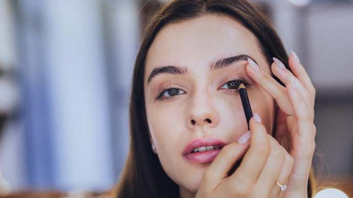 Eyeliner nasıl çekilir?