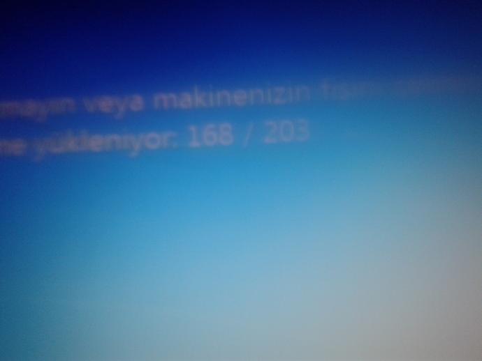 Aradaslar laptopum bir gundur guncellemeden cıkmıyor ?