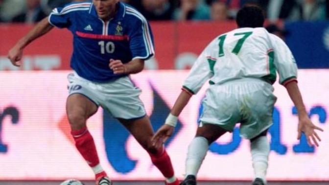 Futbolda aklınıza gelen klasik 10 numara futbolcu?