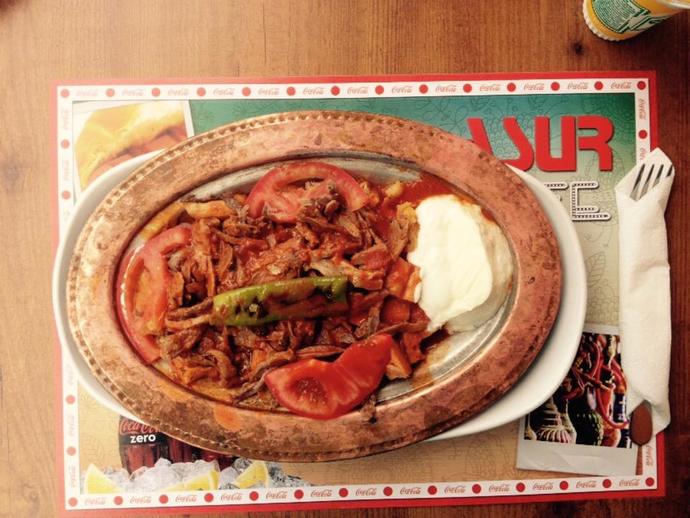 Belki gülebilirsiniz ama iskender ve waffle nasıl yenir?