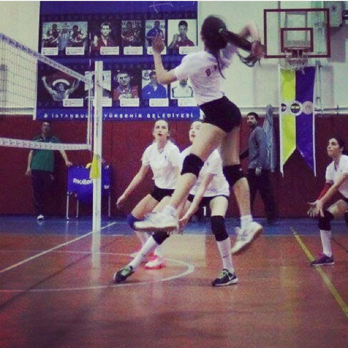Voleybol oynayanlar var mı aramızda?