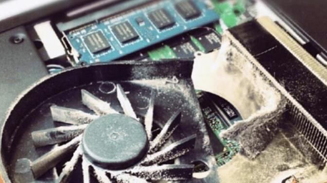 Laptop fanını temizlemede süpürge kullanılır mı?