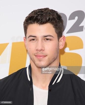Sizce Nick Jonas tatlı mı?