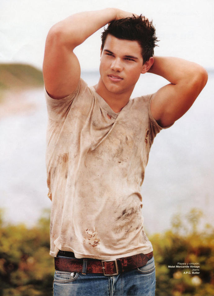 Taylor Lautner çok çekici değil mi sizce?