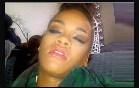 Bu erkekler neden Rihanna'yı beğeniyor. Çok çirkin değil mi?