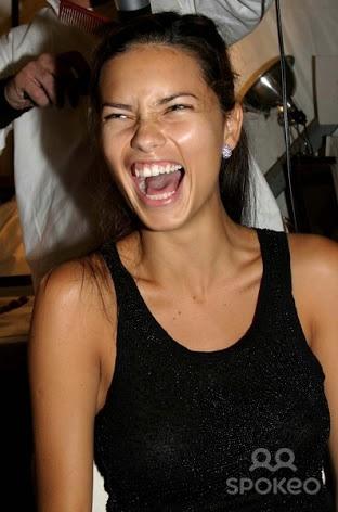 Adriana lima çok çirkin değil mi ? Resimler aşağıda?