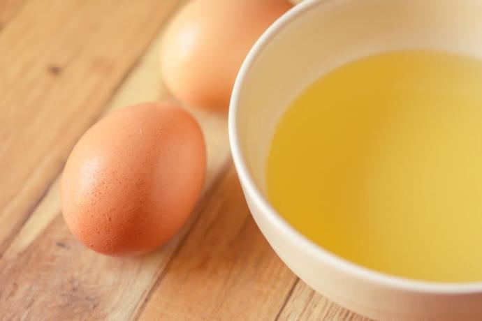 Yumurta akı maskeleri