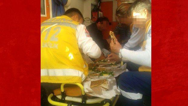 ambulansta lahmacun yemek ?