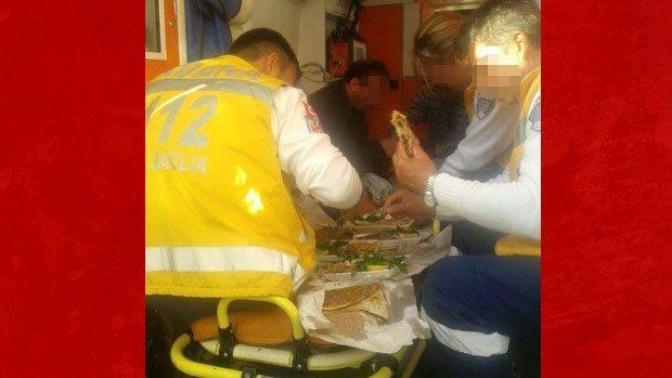 Ambulansta lahmacun yemek?