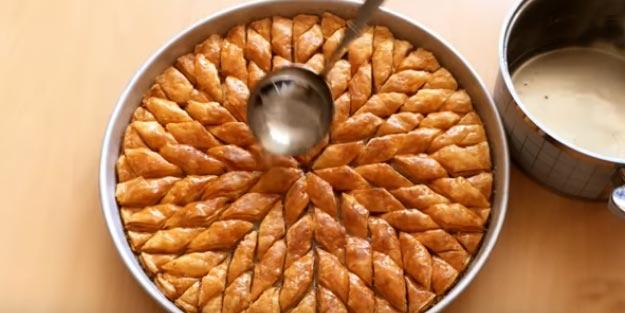 baklava şerbeti nasıl dökülmeli