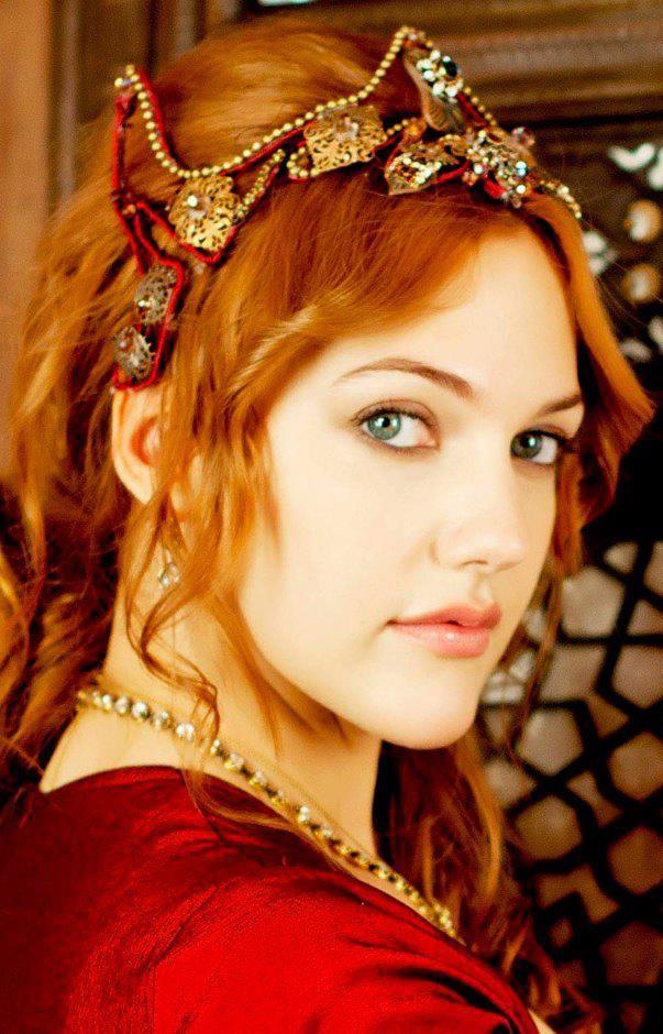 Meryem uzerli güzel mi sizce? O hrıstıyan mı müslüman mı? (Resimli)?