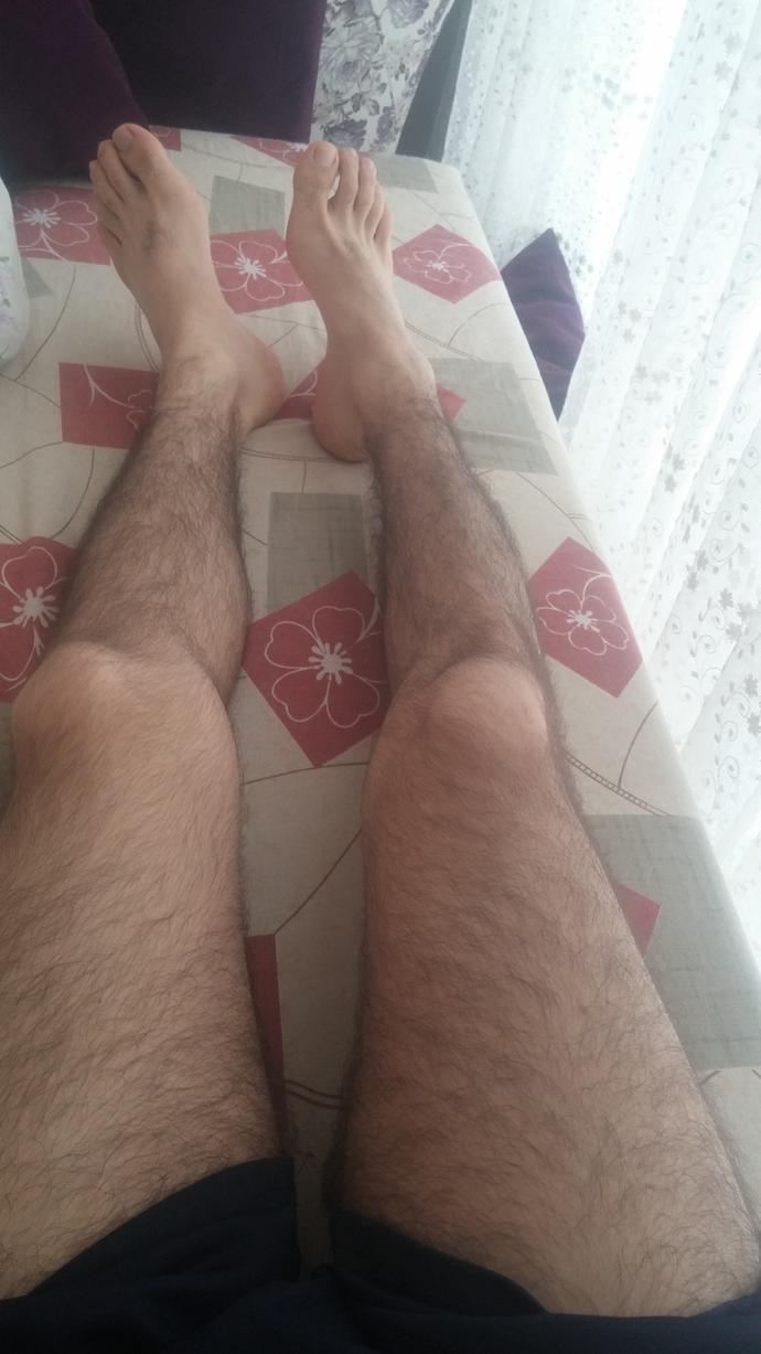 Dışarıda sort tarzı birşeyler giymek garip geliyor niye ?