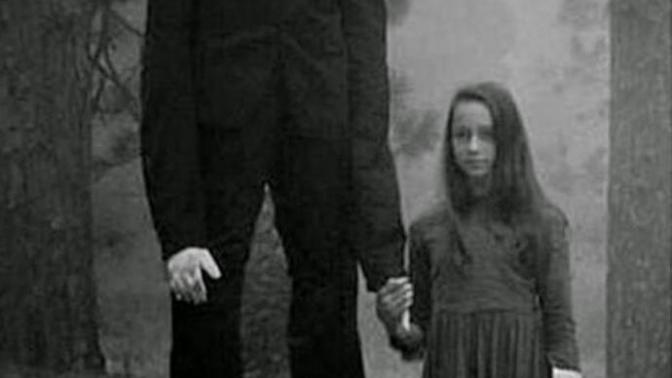 "Slender man" diye bisey duydunuz mu?