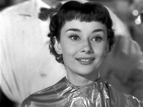 audrey hepburn güzel mi?