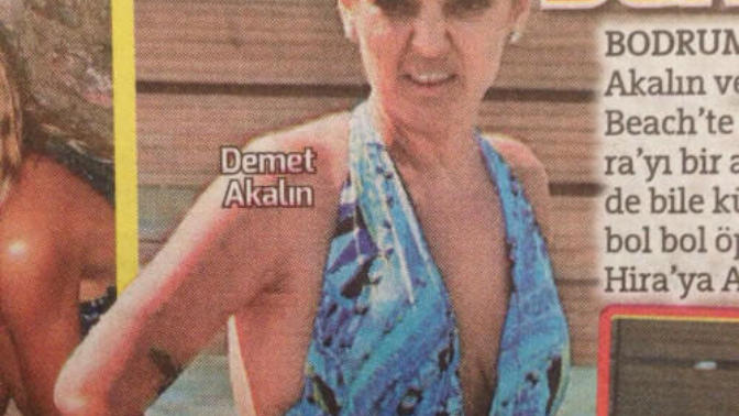 Makyajsız çirkin diye bir kadınla dalga geçmek?