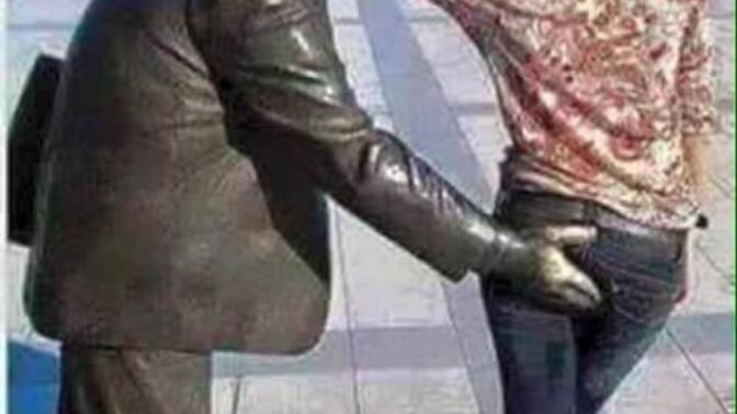 Kızlar... Erkek milleti sapık dıye kulp takarsınız hep?