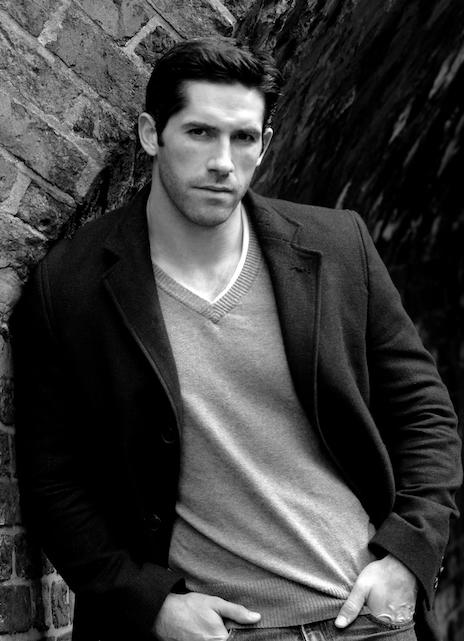 Kızlar, Scott Adkins'i nasıl buluyorsunuz ?
