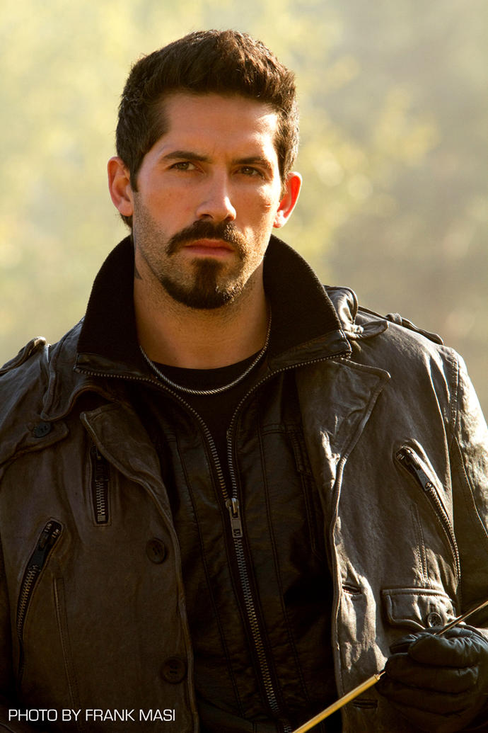 Kızlar, Scott Adkins'i nasıl buluyorsunuz?