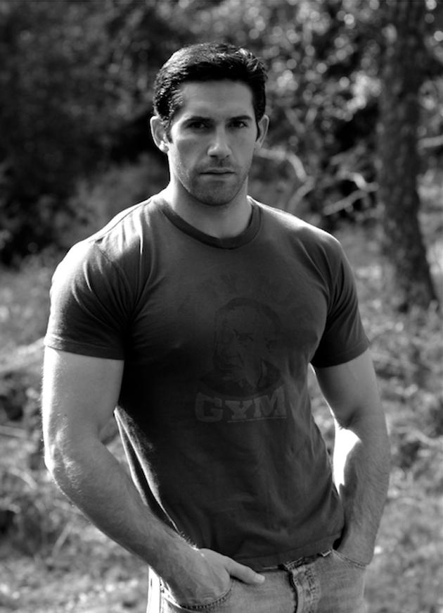 Kızlar, Scott Adkins'i nasıl buluyorsunuz?